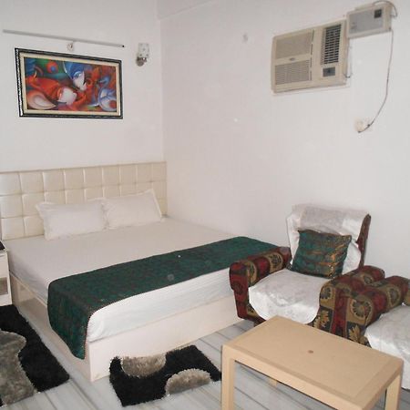 Ds Residency Varanasi-Prime Location-Parking ภายนอก รูปภาพ