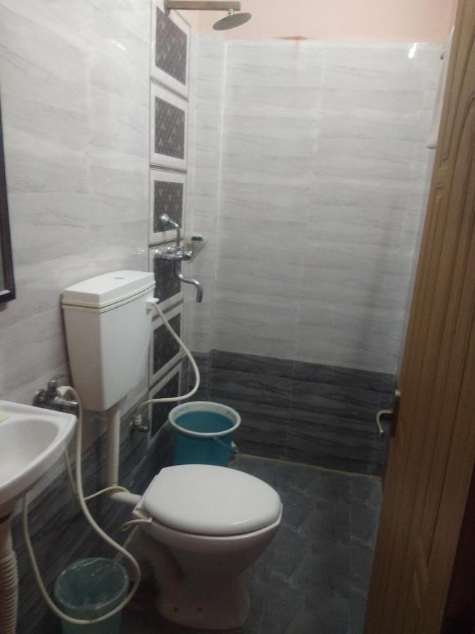 Ds Residency Varanasi-Prime Location-Parking ภายนอก รูปภาพ