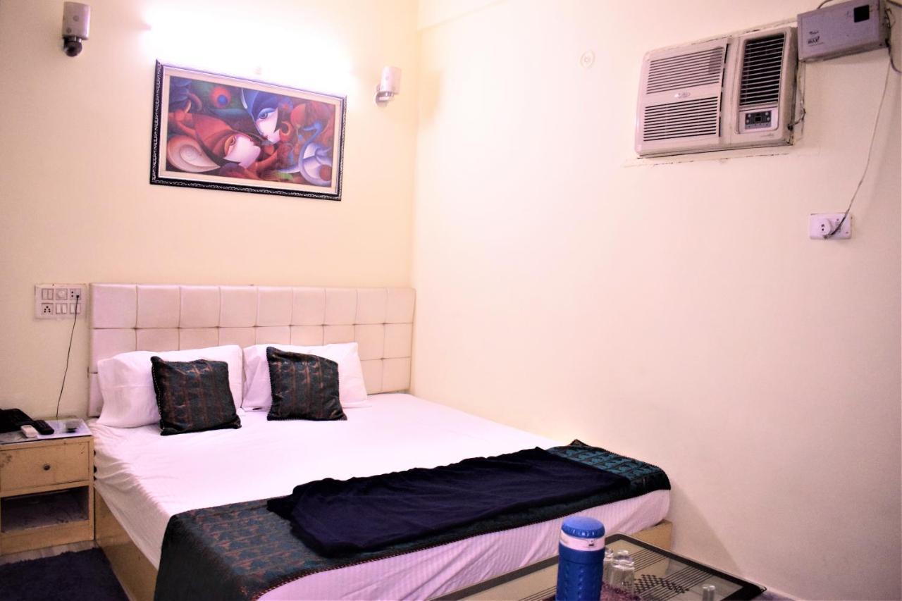 Ds Residency Varanasi-Prime Location-Parking ภายนอก รูปภาพ