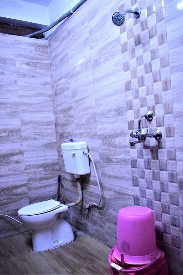 Ds Residency Varanasi-Prime Location-Parking ภายนอก รูปภาพ