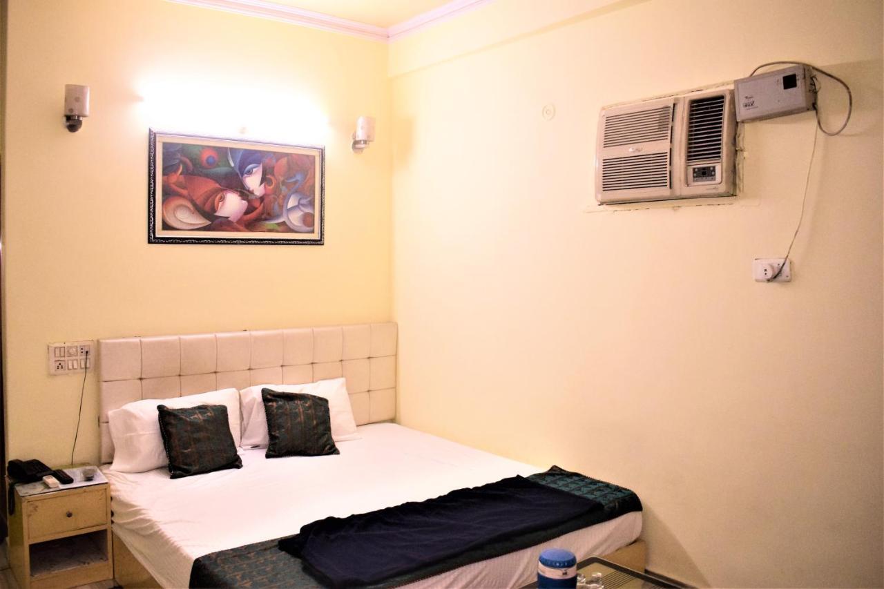 Ds Residency Varanasi-Prime Location-Parking ภายนอก รูปภาพ