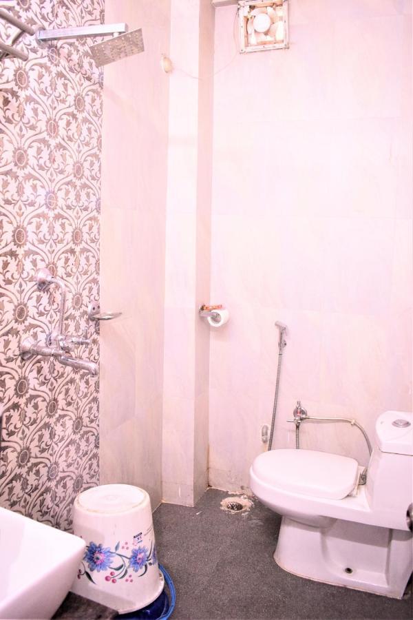 Ds Residency Varanasi-Prime Location-Parking ภายนอก รูปภาพ