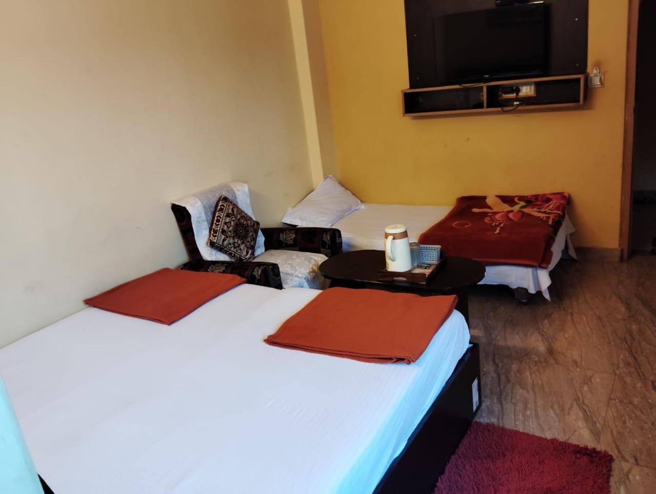 Ds Residency Varanasi-Prime Location-Parking ภายนอก รูปภาพ