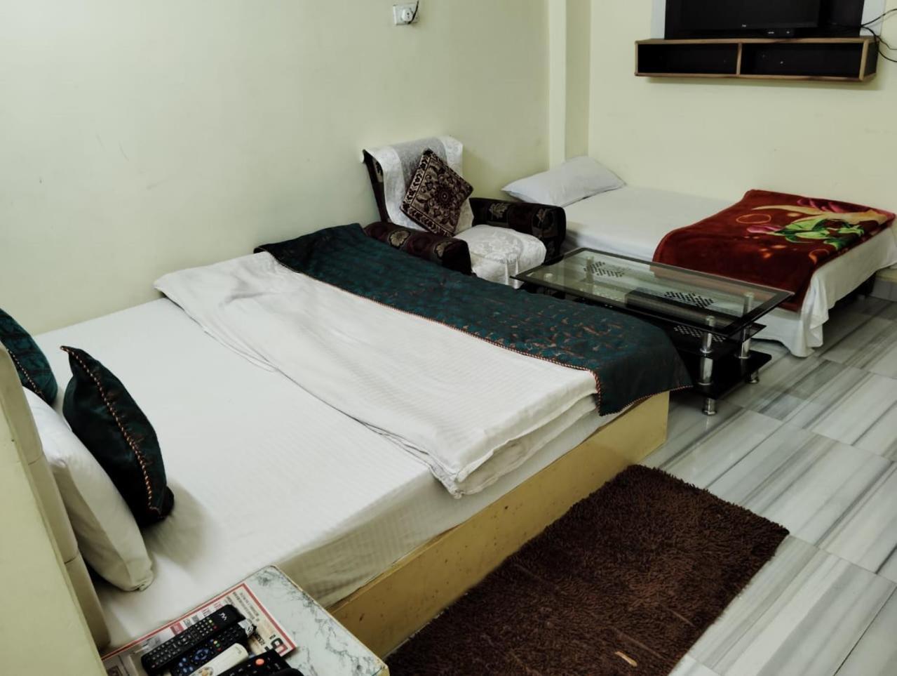 Ds Residency Varanasi-Prime Location-Parking ภายนอก รูปภาพ