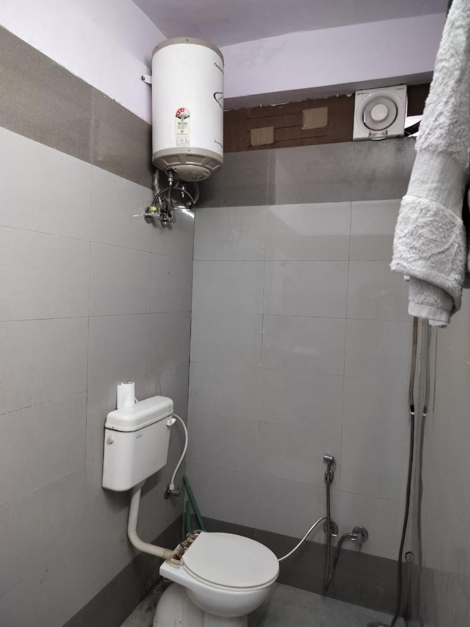 Ds Residency Varanasi-Prime Location-Parking ภายนอก รูปภาพ