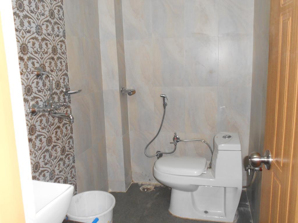Ds Residency Varanasi-Prime Location-Parking ภายนอก รูปภาพ