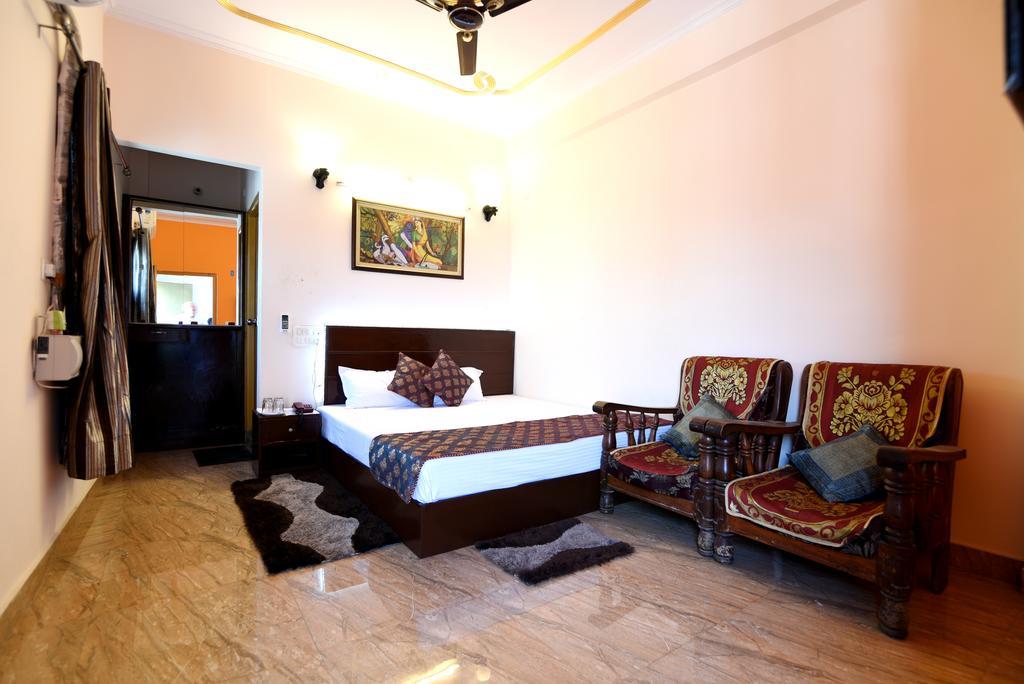 Ds Residency Varanasi-Prime Location-Parking ภายนอก รูปภาพ