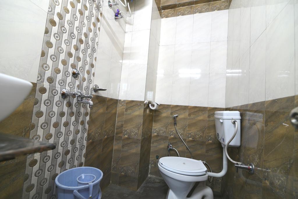 Ds Residency Varanasi-Prime Location-Parking ภายนอก รูปภาพ